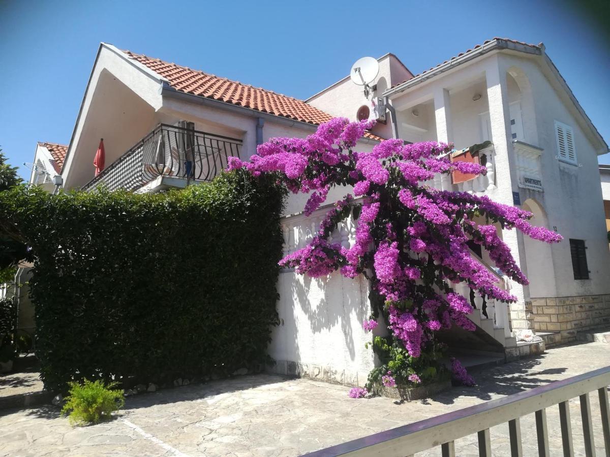 Apartment Nada Petrcane Esterno foto