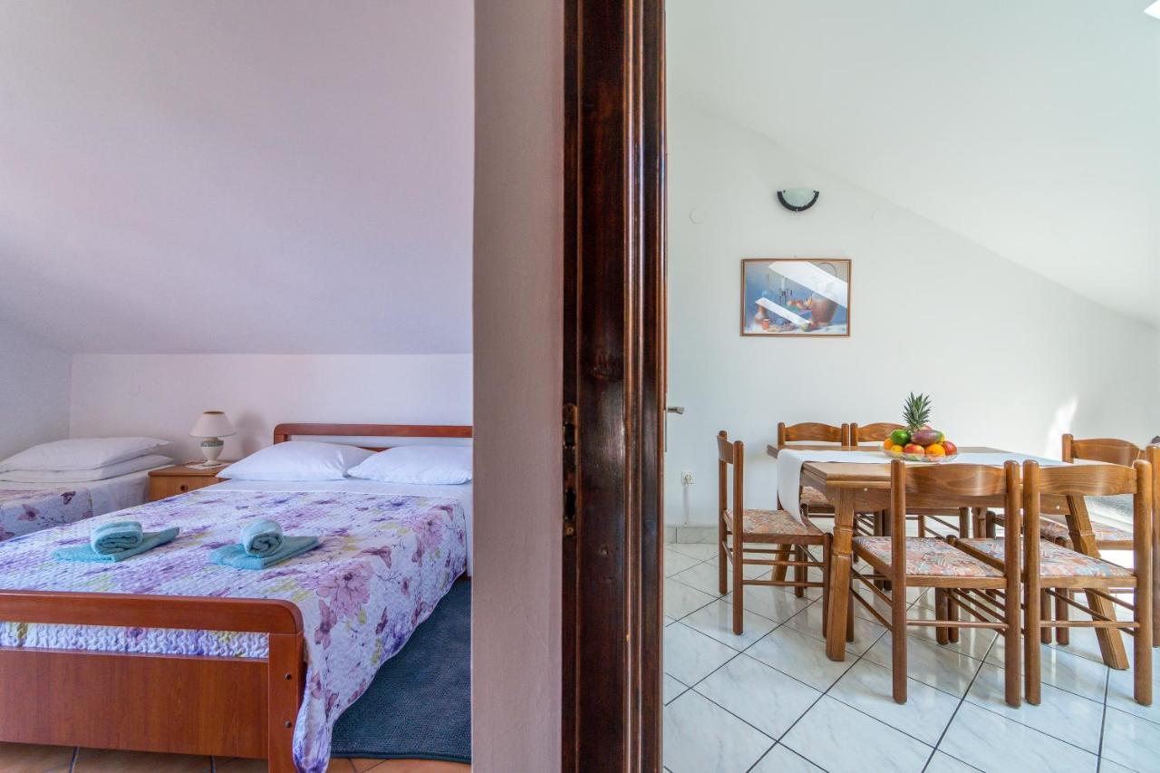 Apartment Nada Petrcane Esterno foto