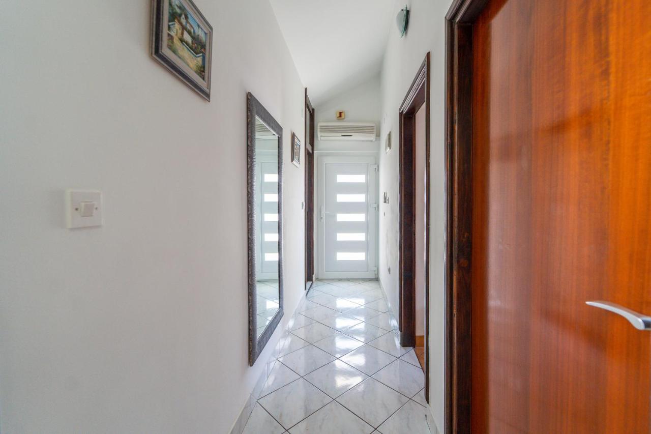 Apartment Nada Petrcane Esterno foto