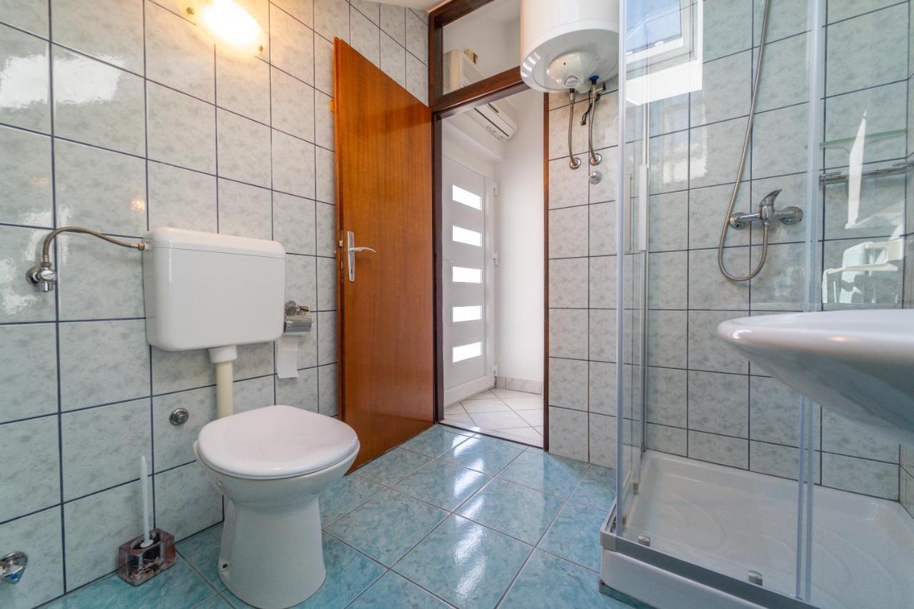 Apartment Nada Petrcane Esterno foto