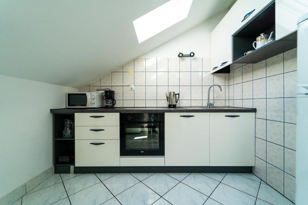 Apartment Nada Petrcane Esterno foto