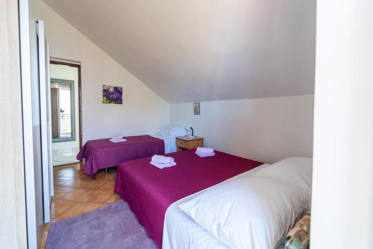 Apartment Nada Petrcane Esterno foto
