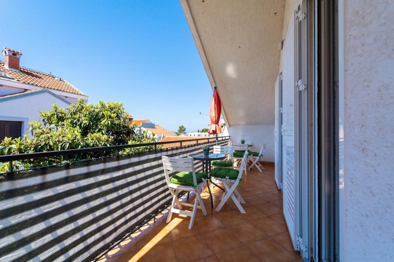 Apartment Nada Petrcane Esterno foto